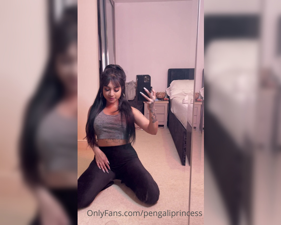 Yasmina Khan aka Pengaliprincess OnlyFans - Day 5 with no sleep and getting absolutely wasted I did have plans with doing content with other