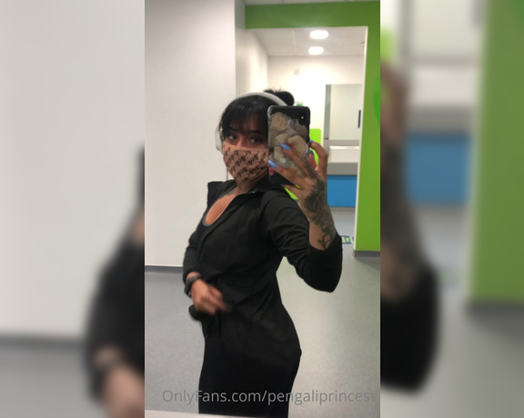 Yasmina Khan aka Pengaliprincess OnlyFans - Who wants to bend me over and fuck me in the gym changing rooms after a sweaty workout