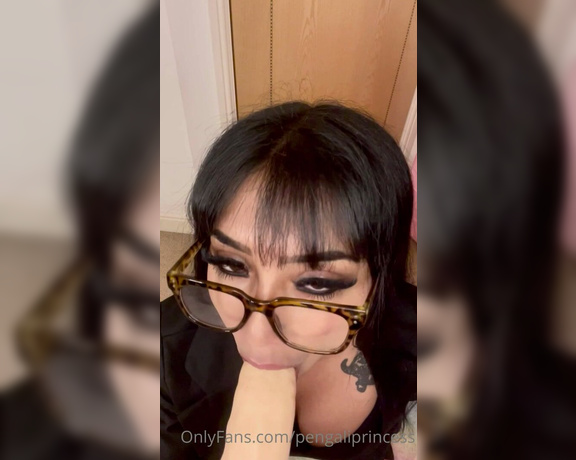 Yasmina Khan aka Pengaliprincess OnlyFans - POV you’re interviewing me to be your new secretary