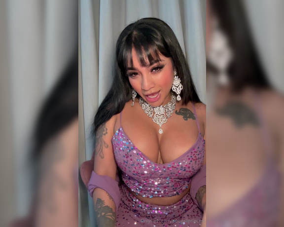 Yasmina Khan aka Pengaliprincess OnlyFans - Watch me be a lil desi cutie SLUT for you daddy do I look pretty with my jewellery and lehenga