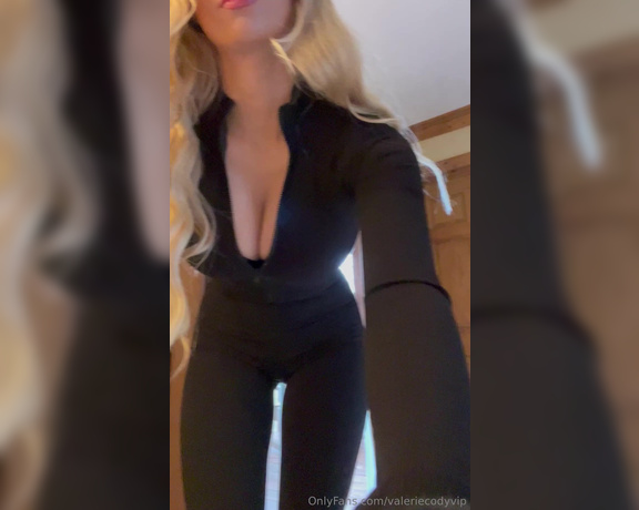 Valerie Cody aka Valeriecodyvip OnlyFans - Showing you what is under my ski outfit…