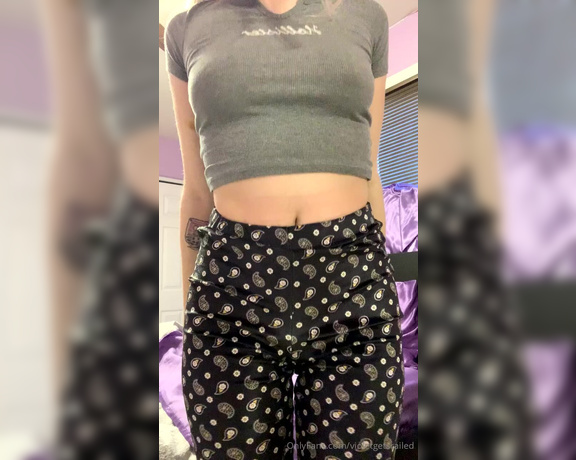Violet Jade aka Violetgetsrailed OnlyFans - Got these pants yesterday while thrifting!! What do we think