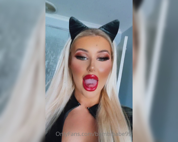 Curvy Aussie babe aka Bambibabe99 OnlyFans - I’ve been a good little kitty cat