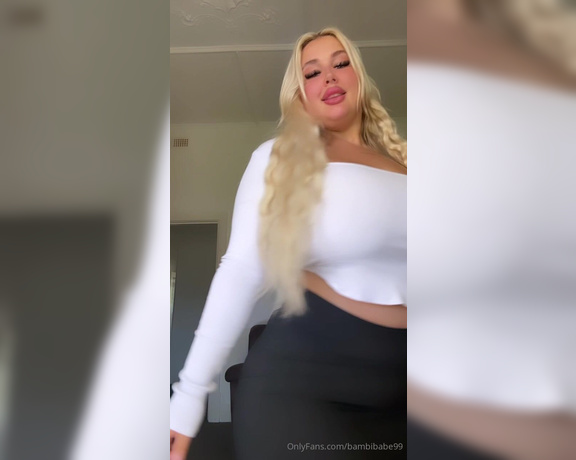 Curvy Aussie babe aka Bambibabe99 OnlyFans - Do you like my outfit
