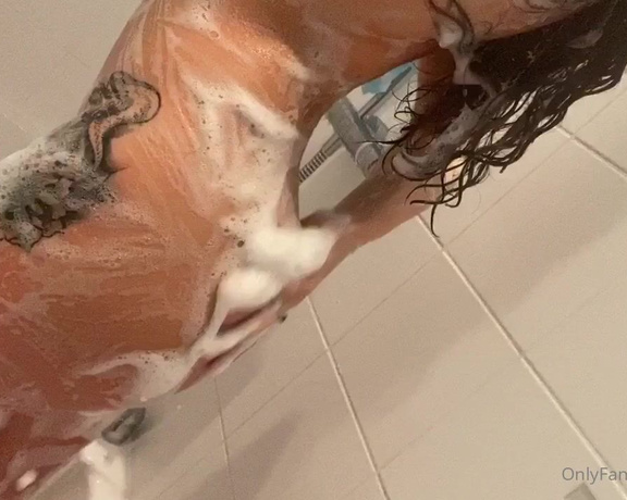 Emily Black aka Emblack OnlyFans - Late night shower with