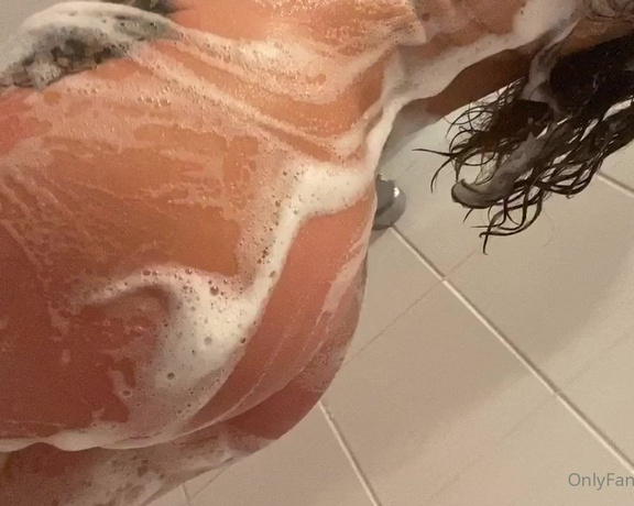 Emily Black aka Emblack OnlyFans - Late night shower with