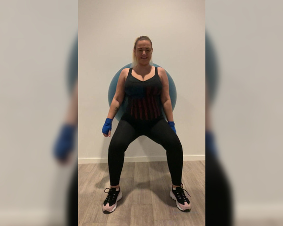 Dolly Fox aka Dollyfoxvip OnlyFans - Big ball and squats