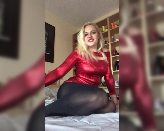 Dolly Fox aka Dollyfoxvip OnlyFans - Do you have #pantyhose #fetish then this is perfect for you