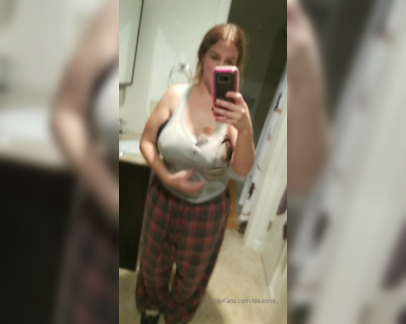 LeeAnne aka Leeanne_ OnlyFans - Nipples rock hard after taking my bra off Are my nipple longish to you tho