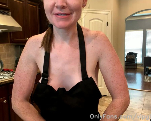 Hotwife Ginger's VIP No PPV aka Vipginger4play OnlyFans - Sunday lunch special Making lunch for the hubs and talking a little about our boat fun out on the