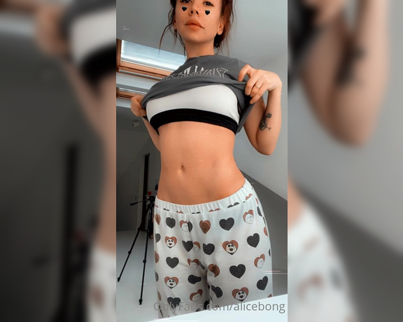 Alice Bong aka Alicebong OnlyFans - Good morning 3