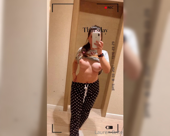 Lauren Brite aka Laurenbrite OnlyFans - Too many clothes I need some help