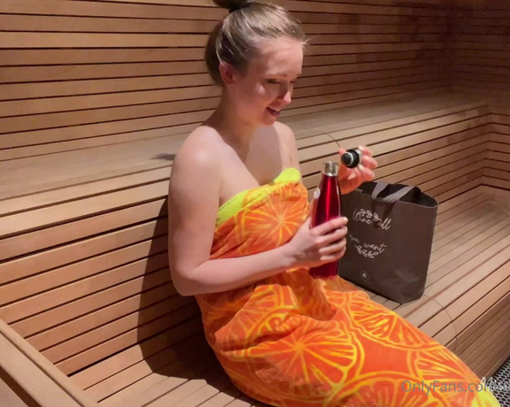 MissionIceCream aka Missionicecream OnlyFans - What happens when a cute girl enters the sauna with you A slow and sensual JOI of course, with the 4
