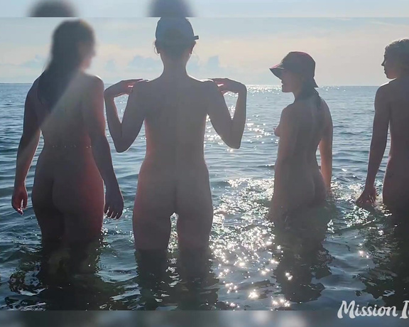 MissionIceCream aka Missionicecream OnlyFans - Making a splash with my friends at your local beach with @naomiwildman3 @exploringeve and @fitch
