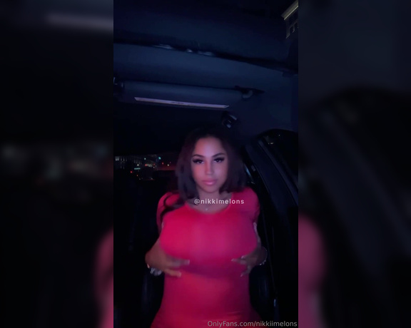Nikki aka Nikkiimelons OnlyFans - I almost got caught gettin one off in the car ! Tip $25 For Full Video