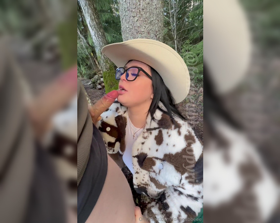 NO PPV Foxbeabbe aka Foxbeabbeee OnlyFans - New BG video Cowgirl outdoor blowjob with massive facial ending