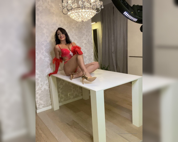 Zuzu Sweet VIP aka Zuzusweet_official OnlyFans - Xmas Photoshoot backstage 1