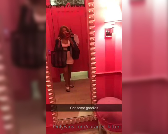 Caramel Kitten aka Caramel_kitten OnlyFans - THROWBACK My sexy as fuck friend Scummy Kitten getting freaky in a changing room!