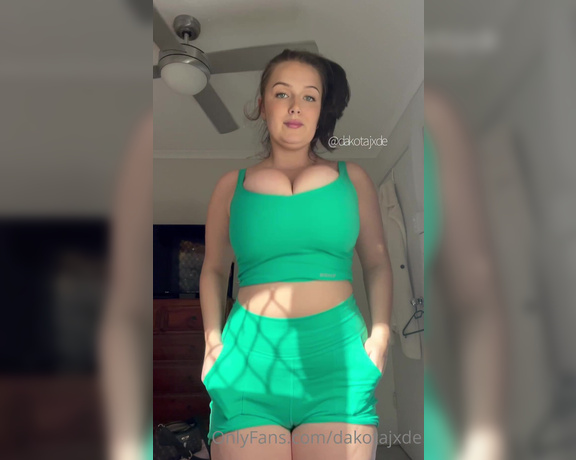 Dakota Jade aka Dakotajxde OnlyFans - Love this set struggling to hold them