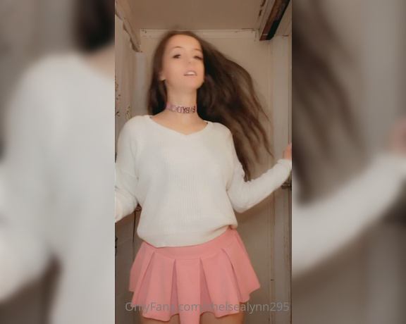 Chelsea Lynn Onlyfans aka Chelsealynn295 OnlyFans - Sorry for being so giggly, this was a little out of my comfort zone the video also cut off a lit 1