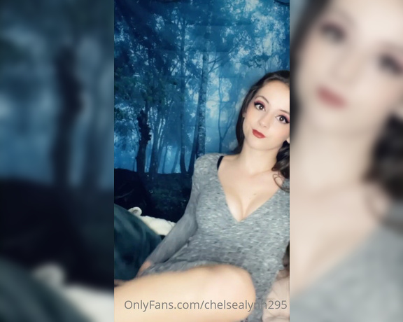 Chelsea Lynn Onlyfans aka Chelsealynn295 OnlyFans - The grey dress is back