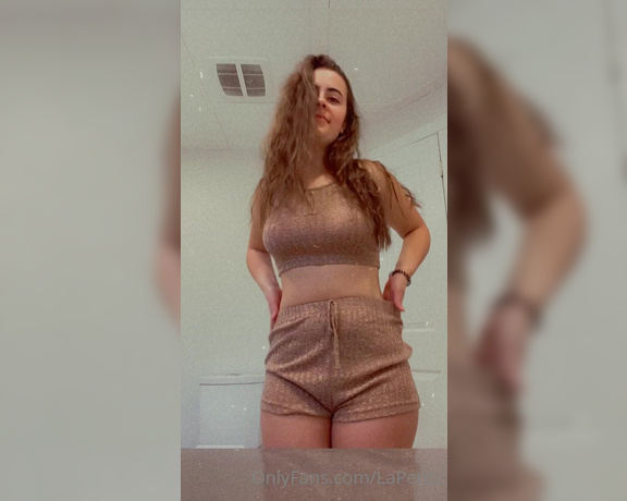 Lexie aka Lapetite OnlyFans - A little evening tease (( scroll for the video )) 2