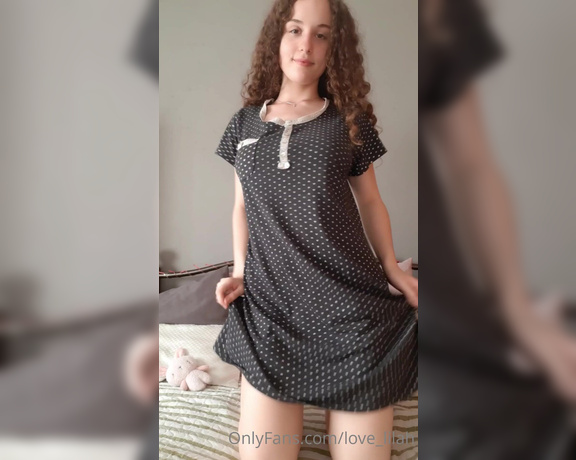 Love Lilah aka Love_lilah OnlyFans - I will admit that sometimes I dont undress my pajama during all day! (Unless if its to take pict 1