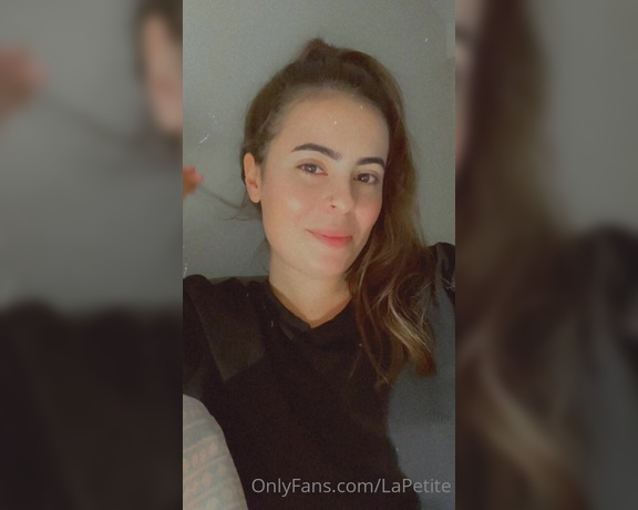 Lexie aka Lapetite OnlyFans - Little life update I wanted to upload that in the story section but it was taking forever to uplo