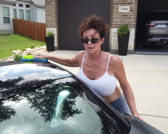 Deauxma aka Deauxma OnlyFans - Washing the car and flashing my boobs