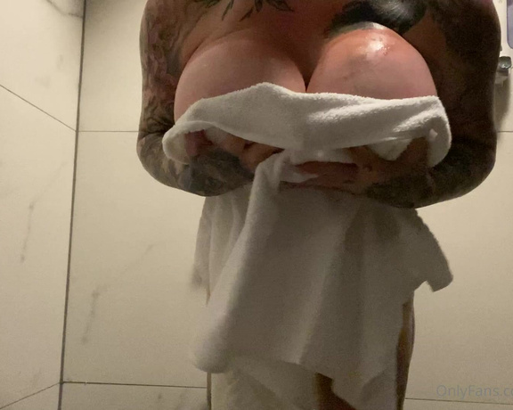 Kelly Pearl aka Kellypearlxo OnlyFans - Before we get dirty together… Can’t wait what you think about my new video Will post a Long teaser