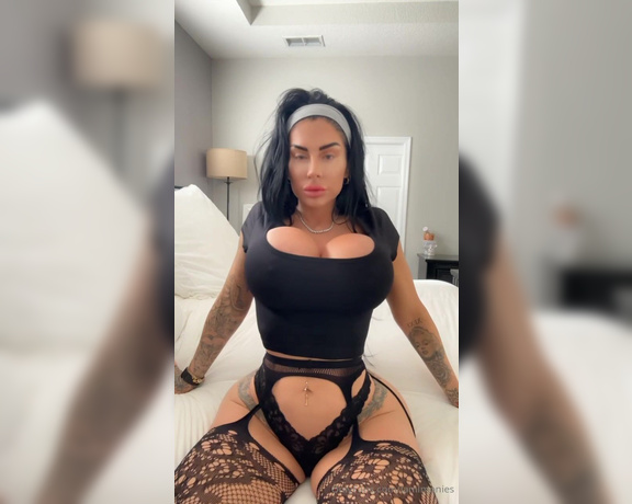 Lindi Nunziato aka Iamlmonies OnlyFans - It’s Wednesdaylet’s play