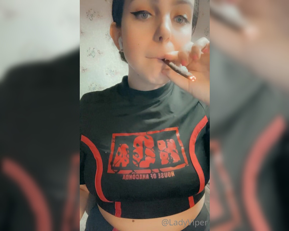 Lady Viper aka Ladyblackedviper OnlyFans - Smoking fettish subs get high and goon your brains out with