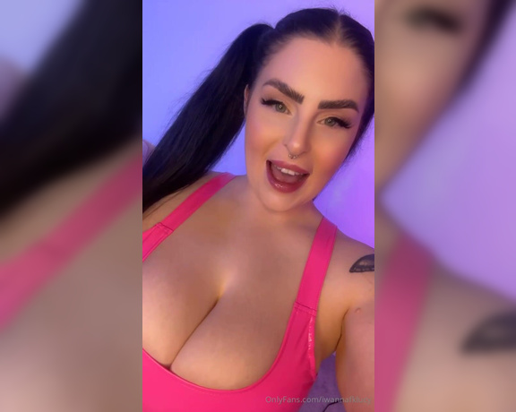 LUCY BLOWS aka Iwannafklucy OnlyFans - QUESTION TIMMMME I post some of these of my free page too! But I know you aren’t all on that page