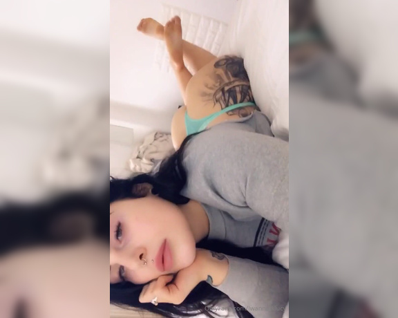 LUCY BLOWS aka Iwannafklucy OnlyFans - Squirting HARD … Thinking of you let’s cum together!