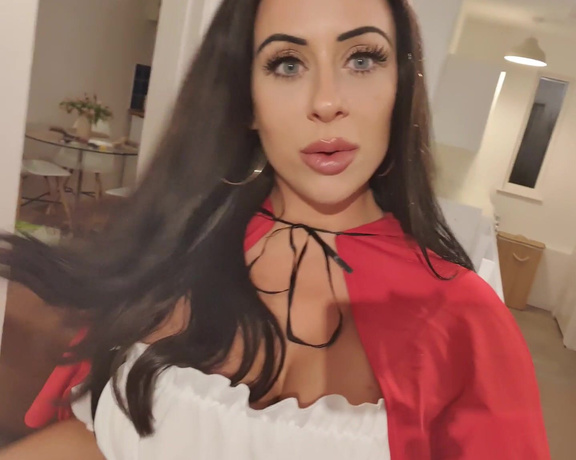 Kimberley Jenner aka K1mberley_j OnlyFans - Red has a message for you )