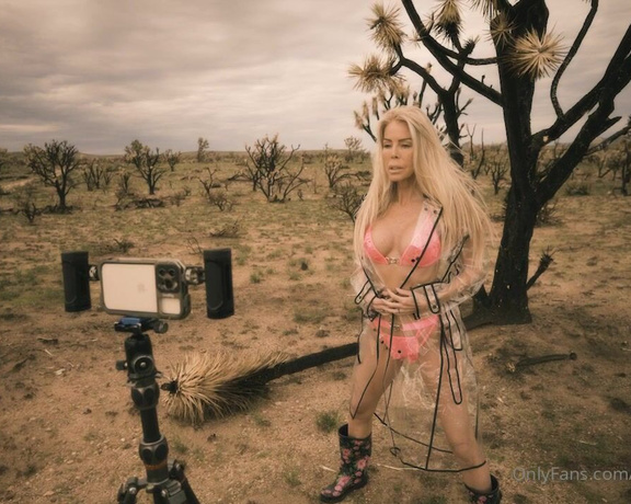 Tabitha Stevens aka Tabithastevens OnlyFans - BEHIND THE SCENES while filming the burnt Joshua Tree forest striptease! I hope your days goes perfe