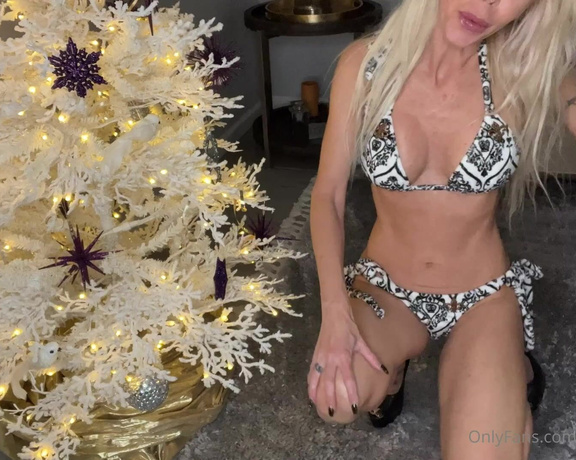 Tabitha Stevens aka Tabithastevens OnlyFans - Day 3! I almost didn’t want to take off this soft and fuzzy bikini It felt so good on my body How