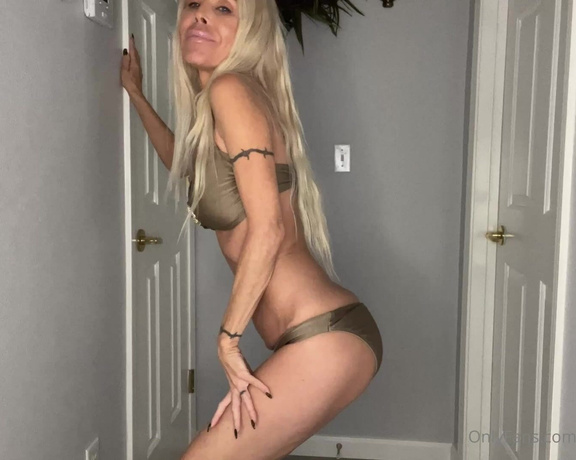 Tabitha Stevens aka Tabithastevens OnlyFans - Ho Ho Ho Day 6 of strip teases Day 6 is also a day of yours truly doing a solo with a toy (ANAL)