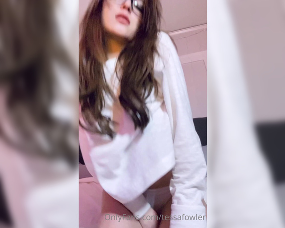 Tessa Fowler aka Tessafowler OnlyFans - I was playing music, but also had to overlay that same music in the video to try and cover up how