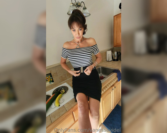 Vanessa Videl aka Vanessavidel OnlyFans - The Delivery Guy Part 3 Thank you, for my Vegetables