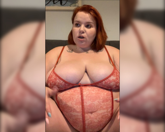 BustyBBWSteph - Feed Me Pizza, Eating, Fat, Feeder/Feedee, Food, Mukbang, ManyVids