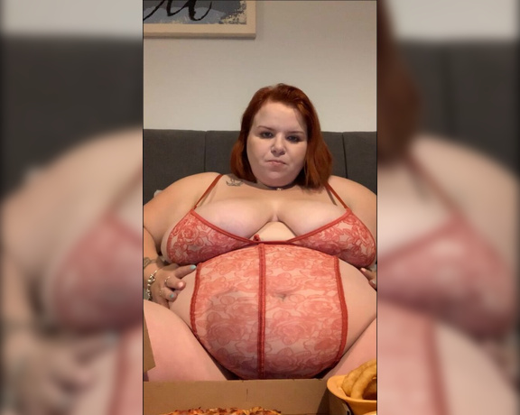 BustyBBWSteph - Feed Me Pizza, Eating, Fat, Feeder/Feedee, Food, Mukbang, ManyVids