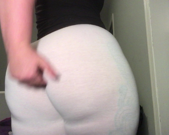 Paige_porcelain - Pawg white leggings wedgie, Wedgies, BBW Ass Worship, PAWG, Ass Fetish, Leggings, ManyVids