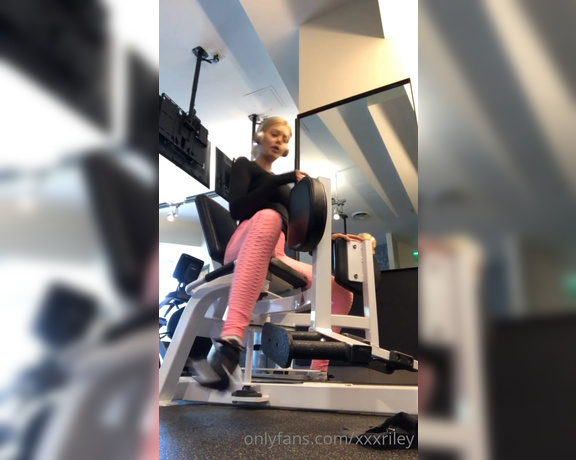 XxxRiley -  workout with me