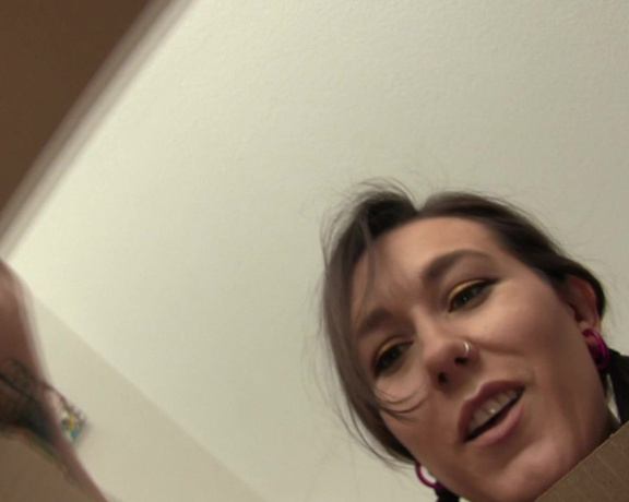 SinnSage - Evil Mommy Ate My Little Friends, Giantess, Vore, Taboo, Female Domination, Humiliation, ManyVids