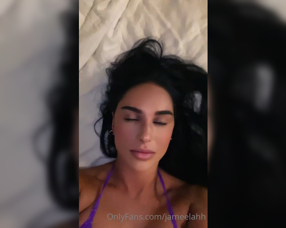 Jameelahh - OnlyFans Video (24.12.2021)