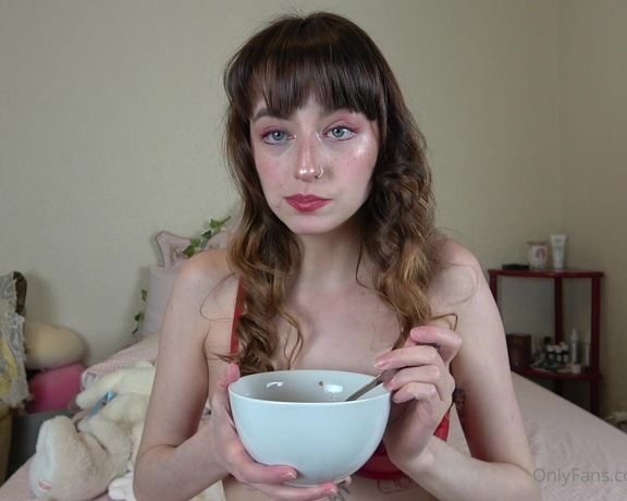 Lana Smalls aka Lanasmallsx OnlyFans - Just found this incredible video of me eating cereal and burping, should I start making weird ASMR