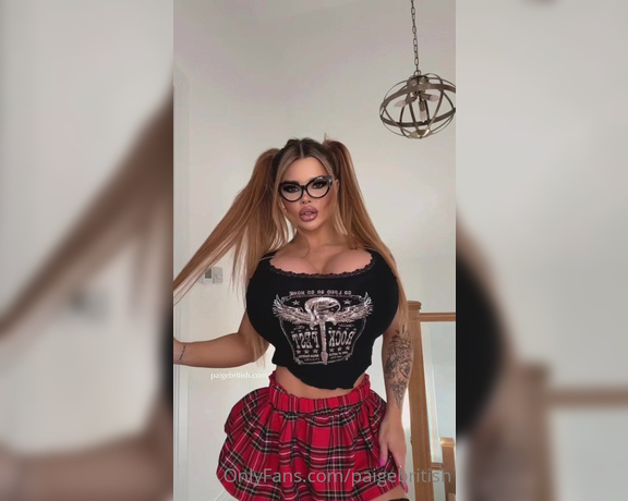 Paige British aka Paigebritish OnlyFans - Just your pocket curvy fake boobed little fuck doll Like if you’d wanna have fun with