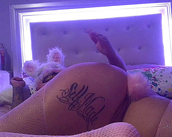 Thatbunnygetmoney aka Thatbunnygetmoney OnlyFans - I didn’t forget about you guys, I decided to do a 2 part to the video so it’s taking longer to recor