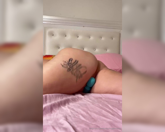 Thatbunnygetmoney aka Thatbunnygetmoney OnlyFans - Sometimes I like to just lay on my stomach and rub my clit against my wand I swear this gets